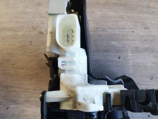 bontott AUDI A4 B9 Bal első Ajtózár