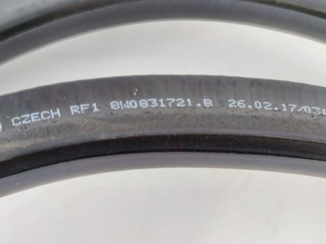 bontott AUDI A4 B9 Bal első Gumikéder