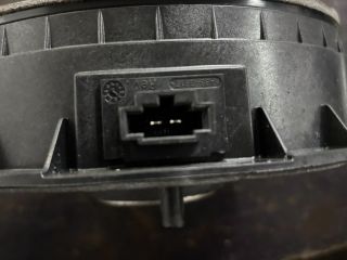 bontott AUDI A4 B9 Bal első Hangszóró