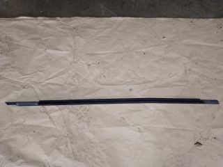 bontott AUDI A4 B9 Bal első Vízlehúzó Gumicsík