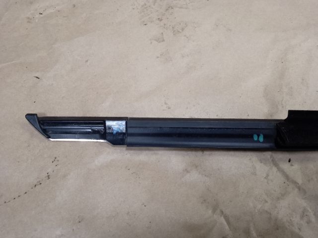 bontott AUDI A4 B9 Bal első Vízlehúzó Gumicsík