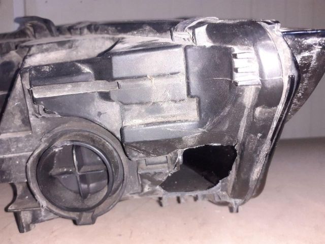 bontott AUDI A4 B9 Bal Fényszóró