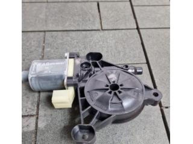 bontott AUDI A4 B9 Bal hátsó Ablakemelő Motor