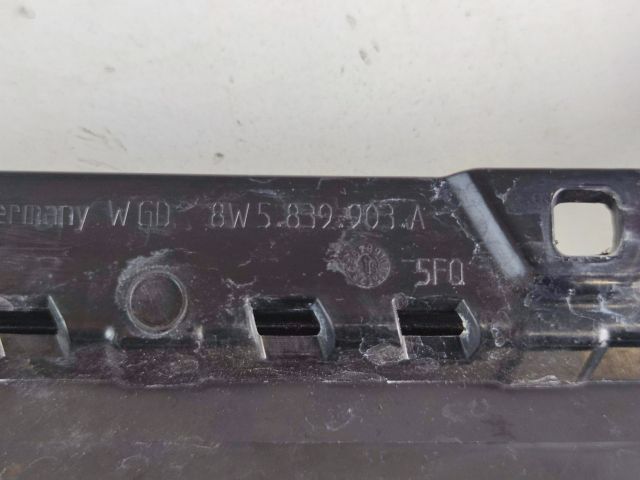 bontott AUDI A4 B9 Bal hátsó Ajtó Díszléc