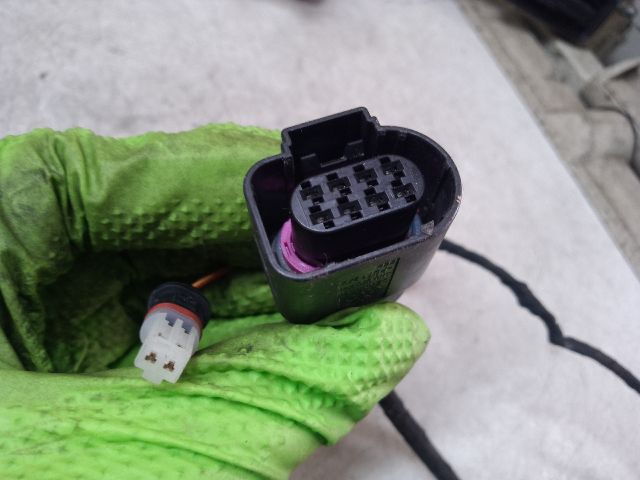 bontott AUDI A4 B9 Bal hátsó Ajtó Kábelköteg