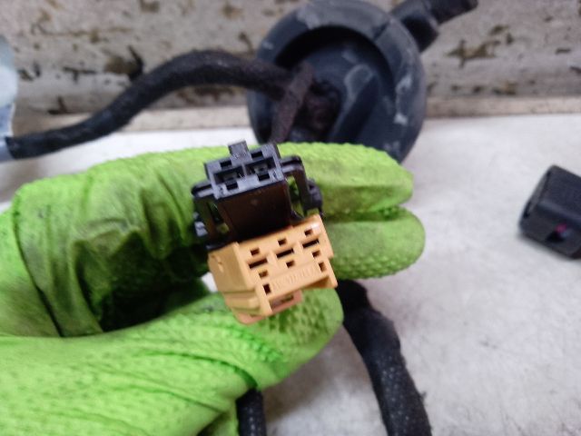 bontott AUDI A4 B9 Bal hátsó Ajtó Kábelköteg