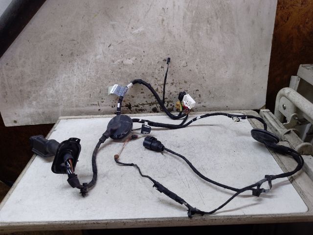 bontott AUDI A4 B9 Bal hátsó Ajtó Kábelköteg