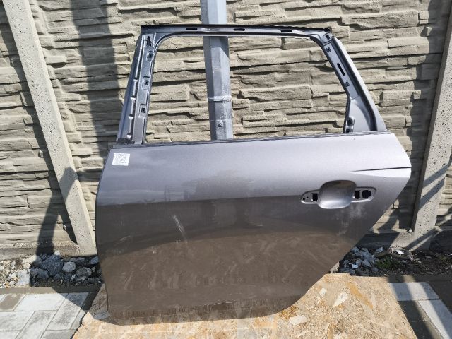 bontott AUDI A4 B9 Bal hátsó Ajtó (Üres lemez)
