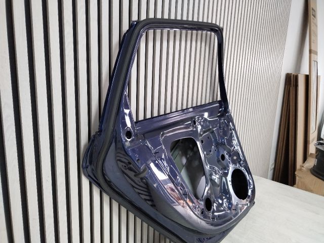 bontott AUDI A4 B9 Bal hátsó Ajtó (Üres lemez)