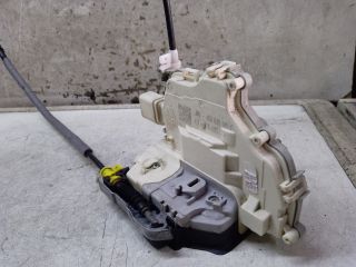 bontott AUDI A4 B9 Bal hátsó Ajtózár