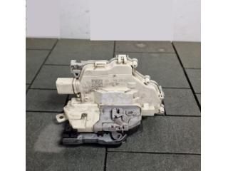 bontott AUDI A4 B9 Bal hátsó Ajtózár