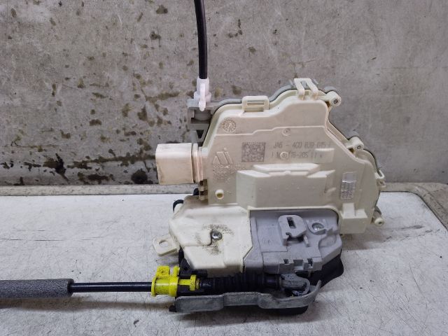 bontott AUDI A4 B9 Bal hátsó Ajtózár