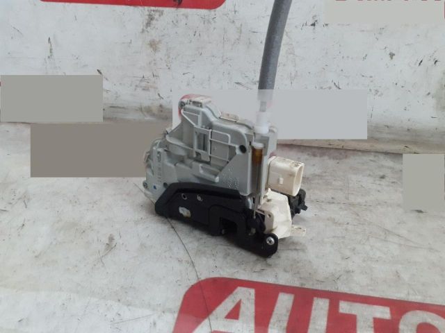 bontott AUDI A4 B9 Bal hátsó Ajtózár