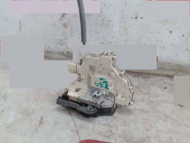 bontott AUDI A4 B9 Bal hátsó Ajtózár