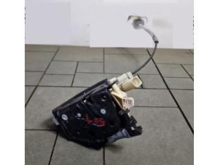 bontott AUDI A4 B9 Bal hátsó Ajtózár