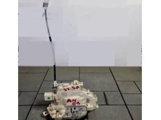 bontott AUDI A4 B9 Bal hátsó Ajtózár