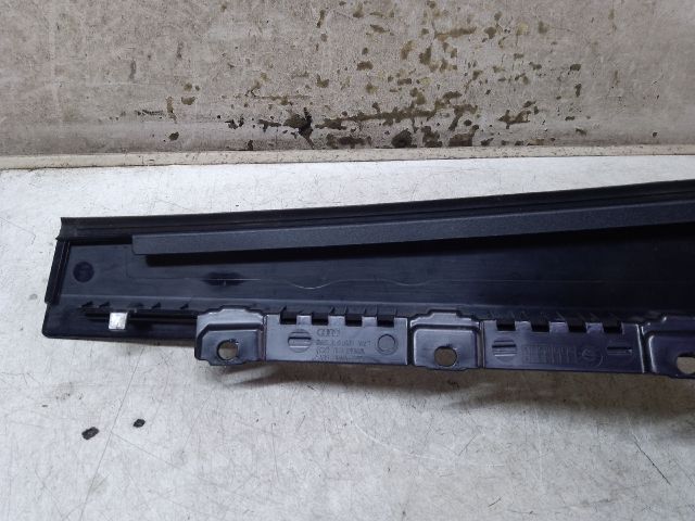 bontott AUDI A4 B9 Bal hátsó Első Ajtókeret Burkolat