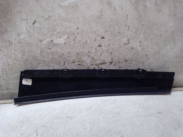 bontott AUDI A4 B9 Bal hátsó Első Ajtókeret Burkolat