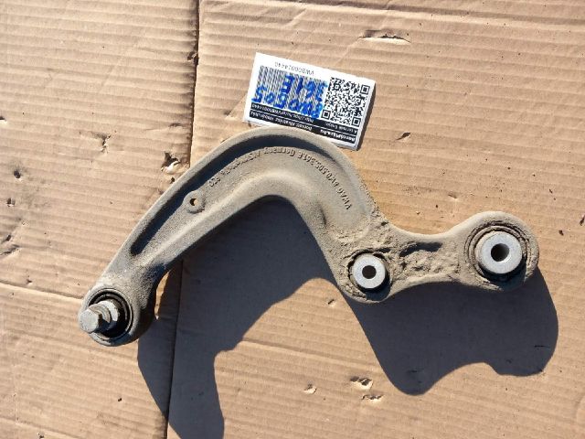 bontott AUDI A4 B9 Bal hátsó Felső Lengőkar