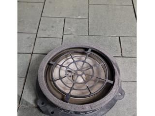 bontott AUDI A4 B9 Bal hátsó Hangszóró