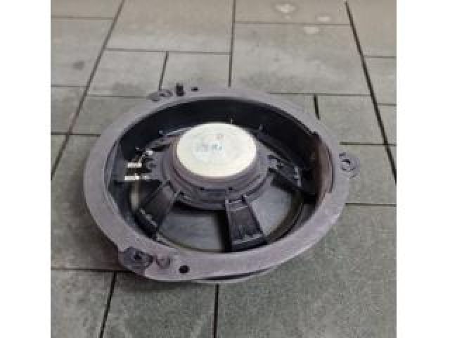 bontott AUDI A4 B9 Bal hátsó Hangszóró