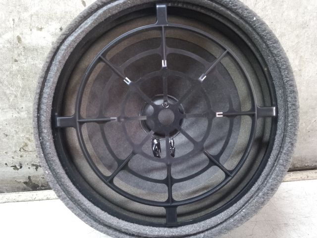 bontott AUDI A4 B9 Bal hátsó Hangszóró