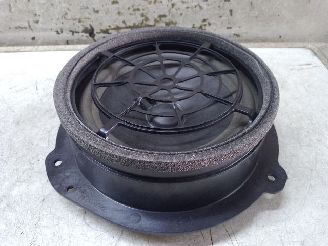 bontott AUDI A4 B9 Bal hátsó Hangszóró