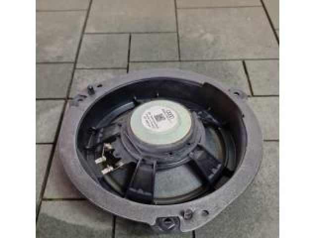 bontott AUDI A4 B9 Bal hátsó Hangszóró