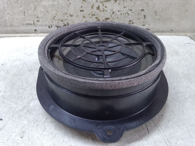 bontott AUDI A4 B9 Bal hátsó Hangszóró