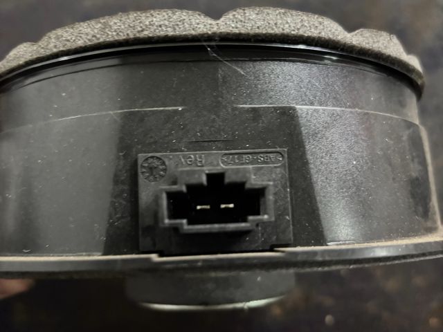 bontott AUDI A4 B9 Bal hátsó Hangszóró