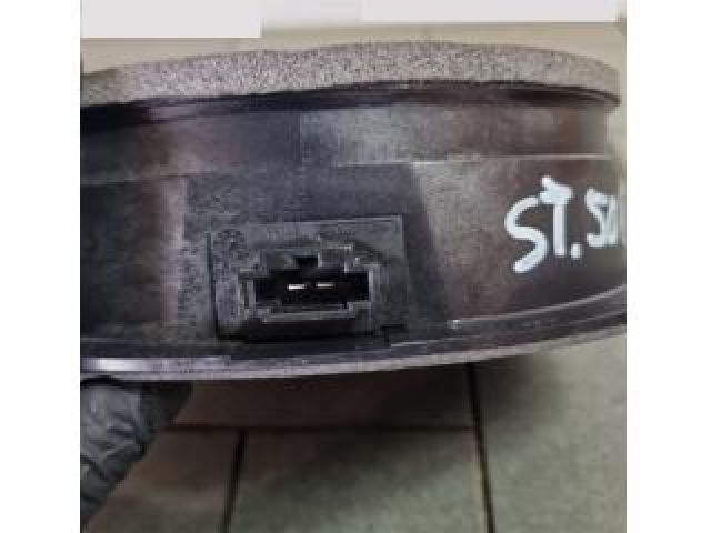 bontott AUDI A4 B9 Bal hátsó Hangszóró