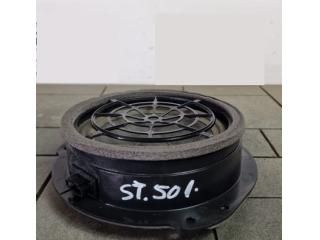 bontott AUDI A4 B9 Bal hátsó Hangszóró