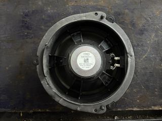 bontott AUDI A4 B9 Bal hátsó Hangszóró