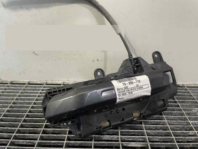 bontott AUDI A4 B9 Bal hátsó Külső Kilincs