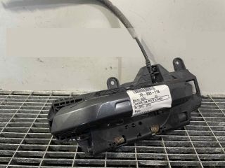 bontott AUDI A4 B9 Bal hátsó Külső Kilincs