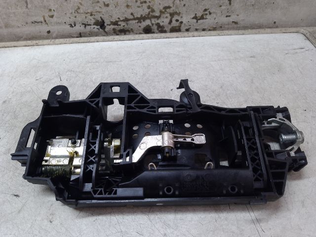 bontott AUDI A4 B9 Bal hátsó Külső Kilincsfészek