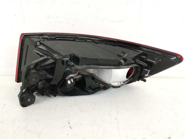 bontott AUDI A4 B9 Bal Hátsó Lámpa