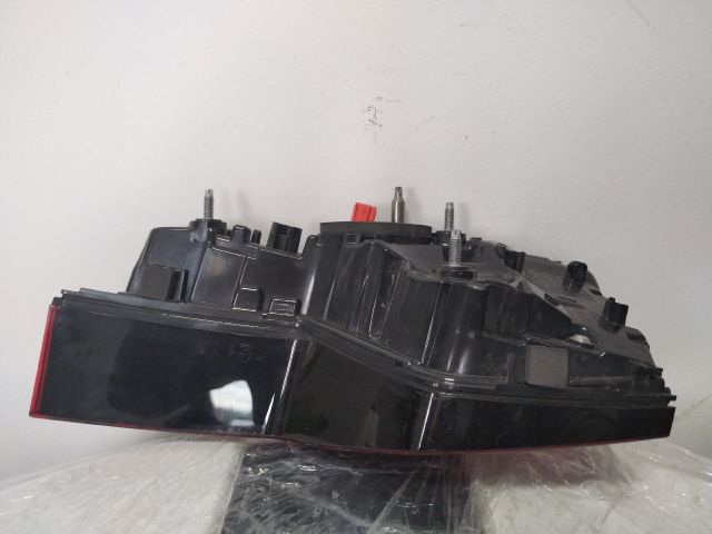 bontott AUDI A4 B9 Bal Hátsó Lámpa