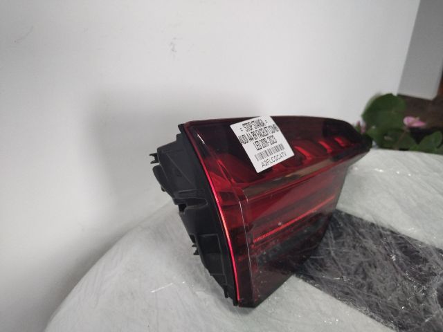 bontott AUDI A4 B9 Bal Hátsó Lámpa