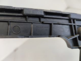 bontott AUDI A4 B9 Bal hátsó Lökhárító Tartó (Műanyag)