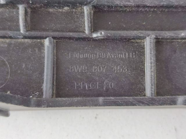 bontott AUDI A4 B9 Bal hátsó Lökhárító Tartó (Műanyag)