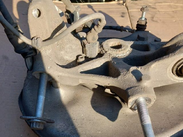 bontott AUDI A4 B9 Bal hátsó Tengelycsonk