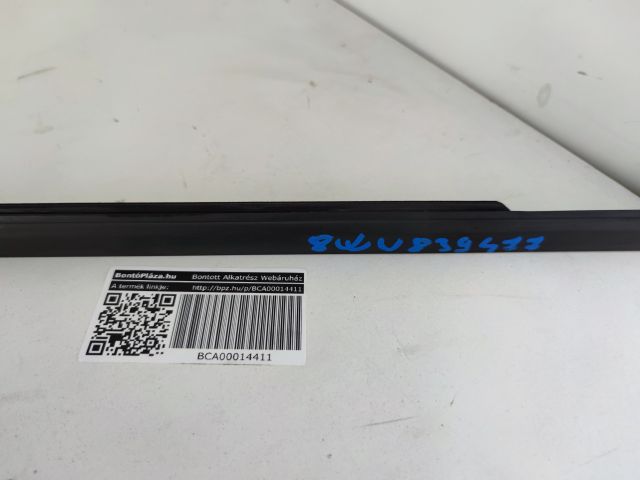 bontott AUDI A4 B9 Bal hátsó Vízlehúzó Gumicsík