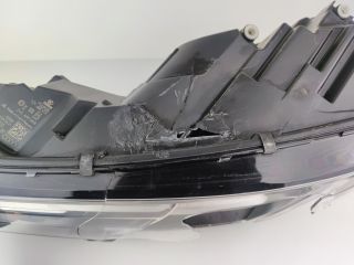 bontott AUDI A4 B9 Bal Ledes Fényszóró