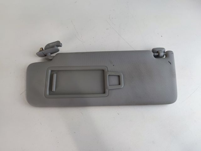 bontott AUDI A4 B9 Bal Napellenző