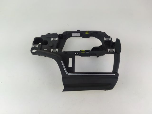 bontott AUDI A4 B9 Bal Szellőző Keret