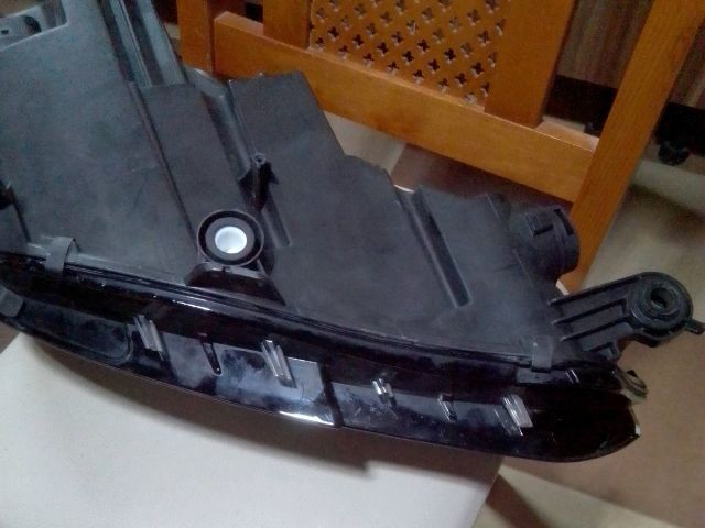 bontott AUDI A4 B9 Bal Xenon Fényszóró