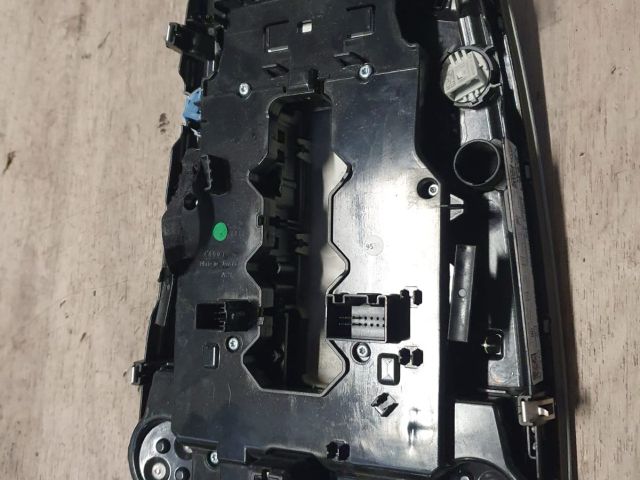 bontott AUDI A4 B9 Belső Világítás Tetőablak Vezérlővel