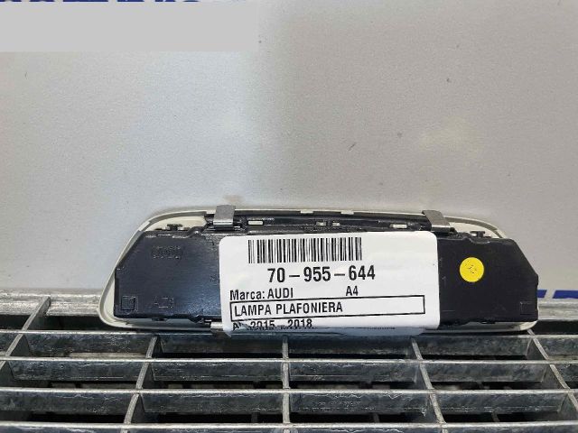 bontott AUDI A4 B9 Beltér Világítás Első