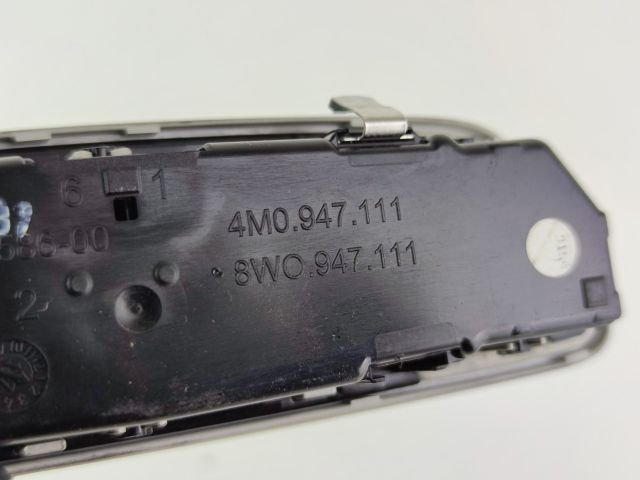 bontott AUDI A4 B9 Beltér Világítás Hátsó